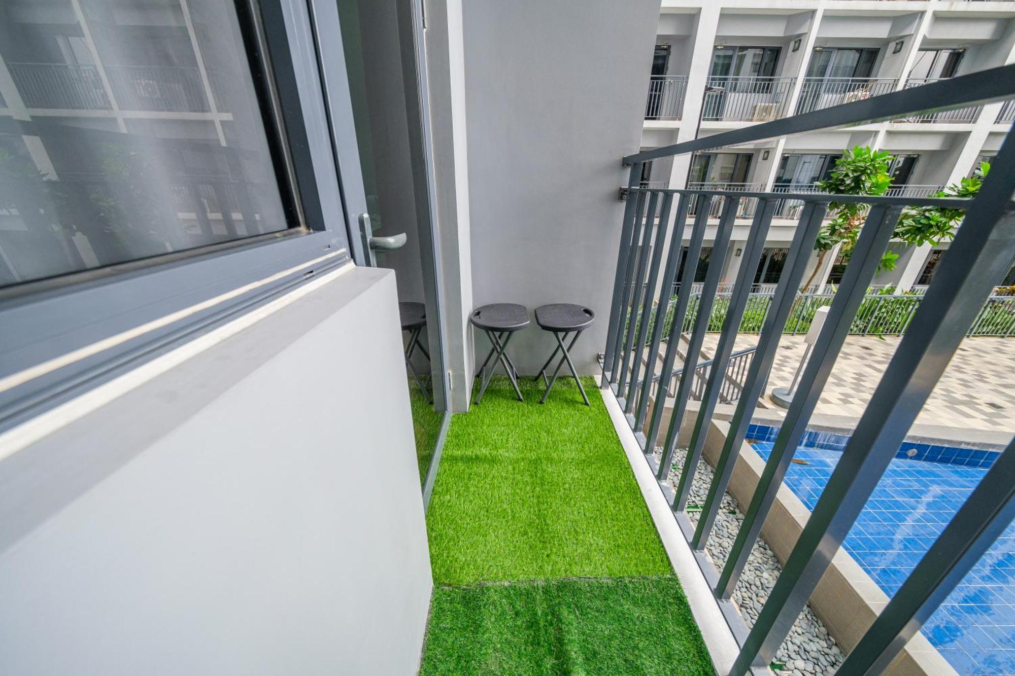 2 Side-By-Side P00L Front Condos, 6 Beds, 2 Cr, 2 Kitchen For 10 Guests At Moa Manila Exterior photo