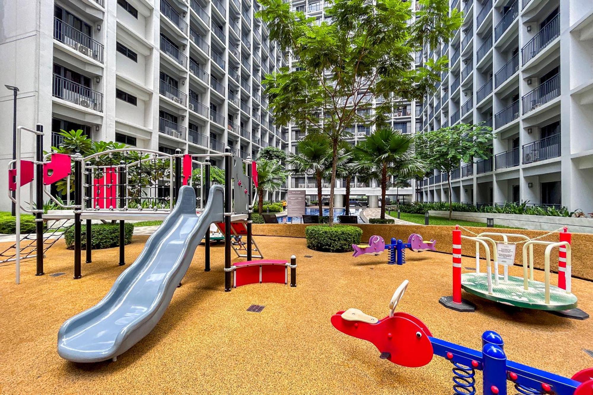 2 Side-By-Side P00L Front Condos, 6 Beds, 2 Cr, 2 Kitchen For 10 Guests At Moa Manila Exterior photo